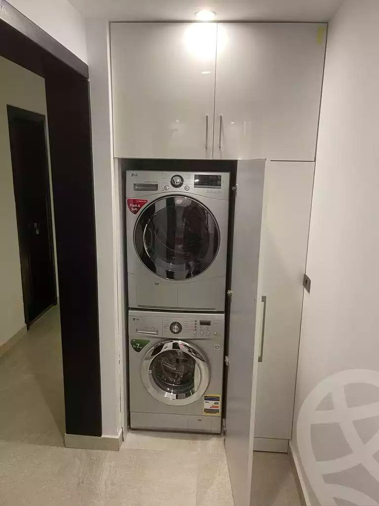 https://aqarmap.com.eg/en/listing/4235848-for-sale-cairo-new-cairo-compounds-mountain-view-hyde-park