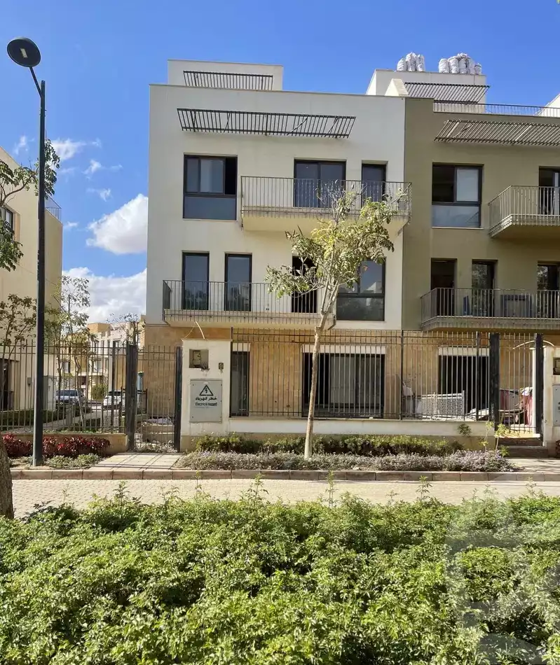 https://aqarmap.com.eg/en/listing/4241989-for-sale-cairo-el-sheikh-zayed-city-compounds-kmbwnd-wyst-twn-swdyk