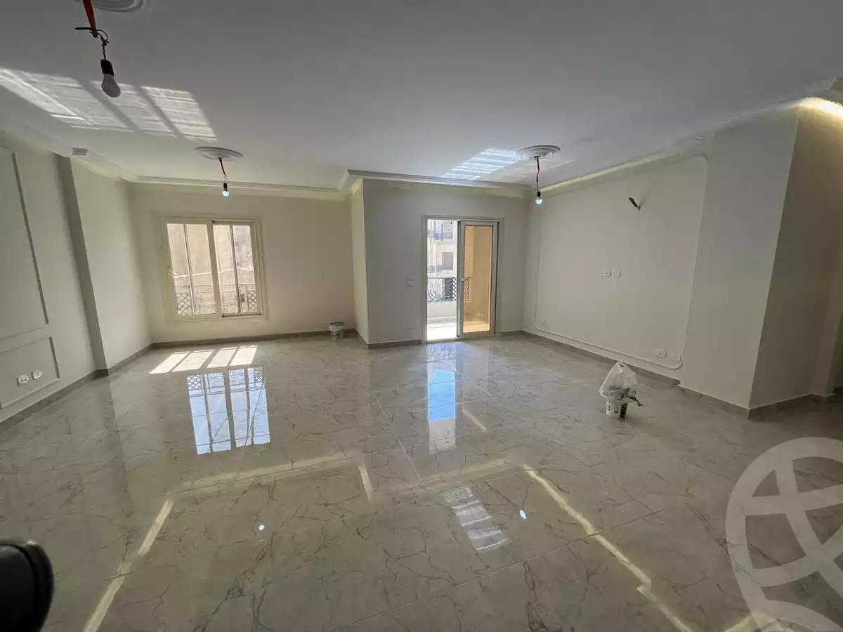 https://aqarmap.com.eg/ar/listing/4258823-for-rent-cairo-new-cairo-compounds-rock-vera
