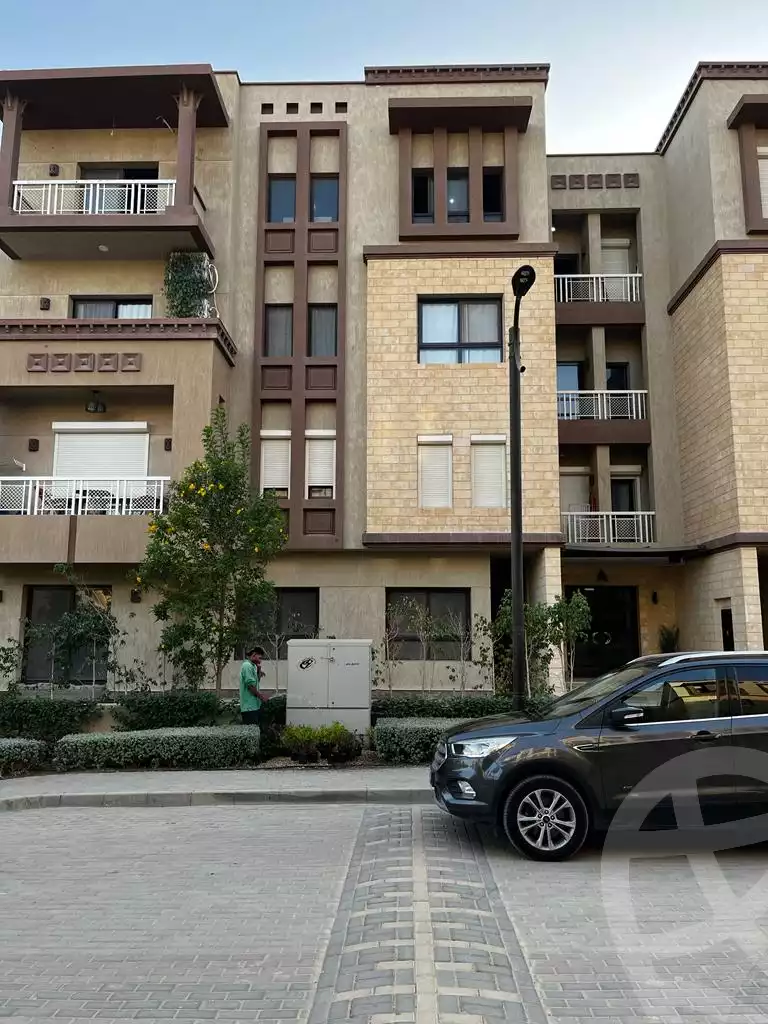 https://aqarmap.com.eg/en/listing/4259350-for-sale-cairo-6th-of-october-compound-green-5