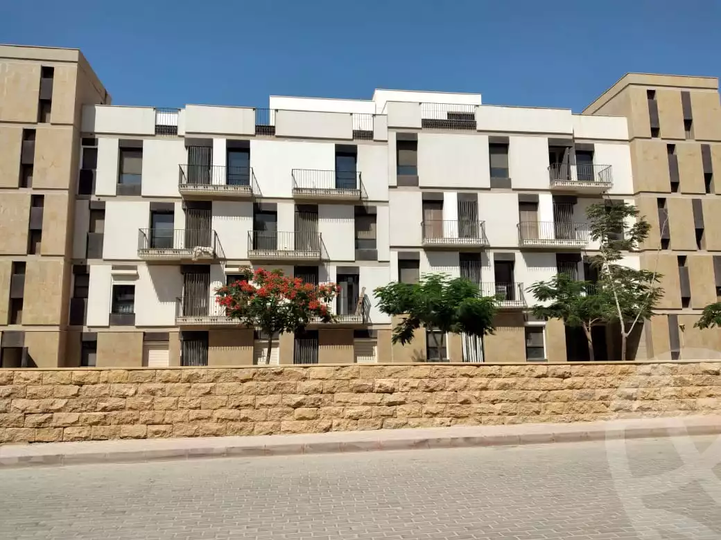 https://aqarmap.com.eg/ar/listing/4260396-for-sale-cairo-el-sheikh-zayed-city-compounds-in-sheikh-zayed-the-courtyard