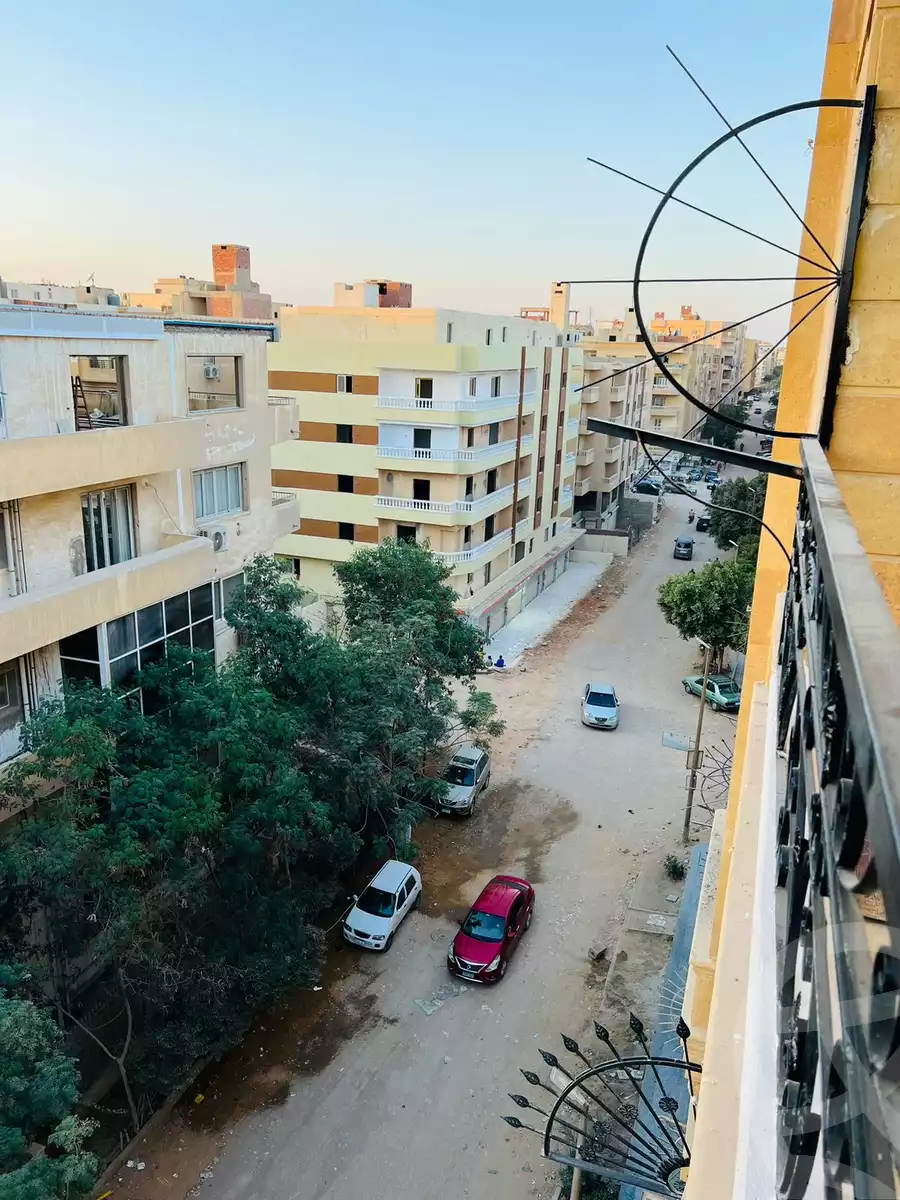 https://aqarmap.com.eg/en/listing/4261942-for-sale-cairo-cairo-hdyq-lhrm-lmntqh-l