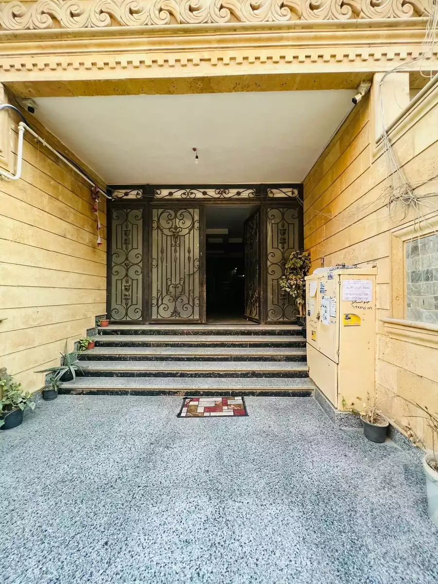 https://aqarmap.com.eg/en/listing/4261942-for-sale-cairo-cairo-hdyq-lhrm-lmntqh-l