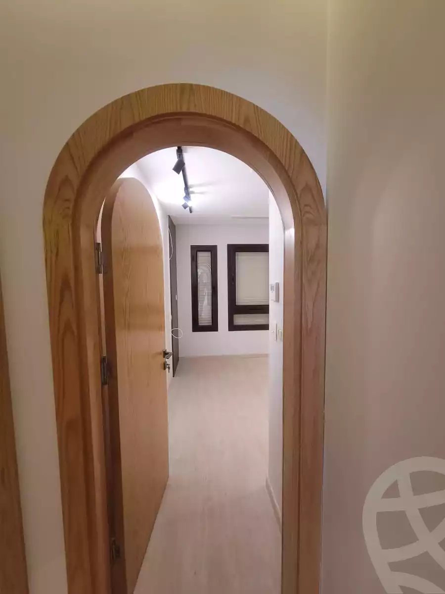https://aqarmap.com.eg/ar/listing/4266068-for-sale-cairo-el-sheikh-zayed-city-compounds-in-sheikh-zayed-beverly-hills