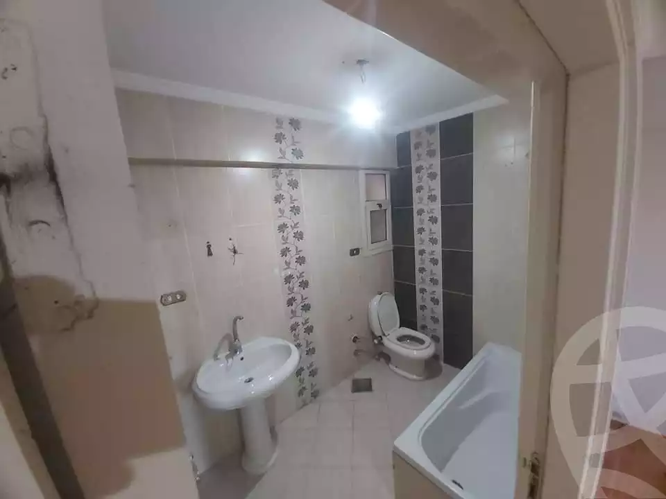 https://aqarmap.com.eg/ar/listing/4282220-for-rent-alexandria-kafr-abdo-el-iman-st