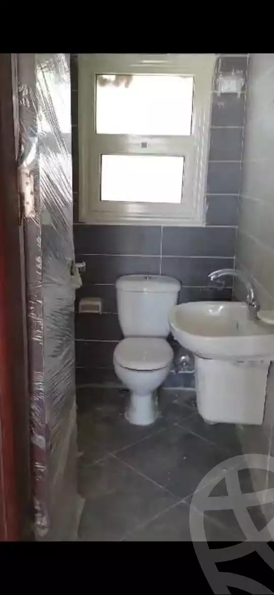 https://aqarmap.com.eg/en/listing/4286444-for-sale-cairo-new-cairo-compounds-jyd