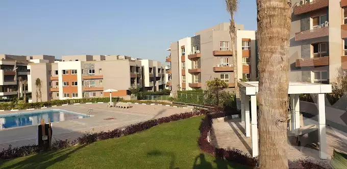 https://aqarmap.com.eg/ar/listing/4295937-for-sale-cairo-el-sheikh-zayed-city-compounds-in-sheikh-zayed-beverly-hills