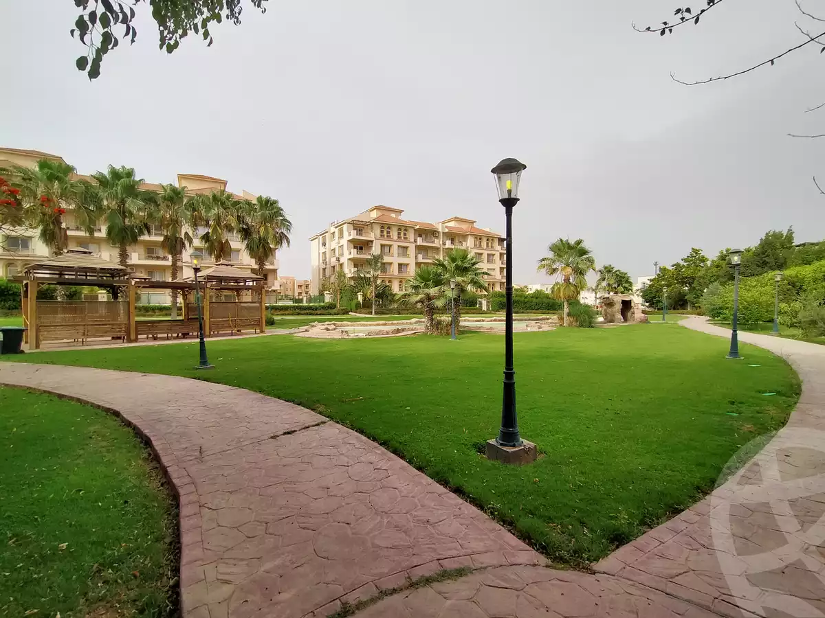 https://aqarmap.com.eg/en/listing/4298543-for-sale-cairo-el-sheikh-zayed-city-compounds-greens