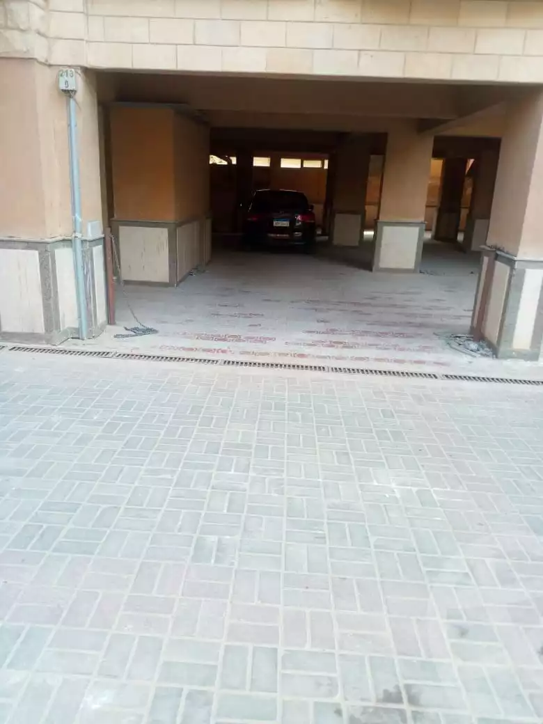 https://aqarmap.com.eg/ar/listing/4300230-for-rent-cairo-new-cairo-compounds-remas
