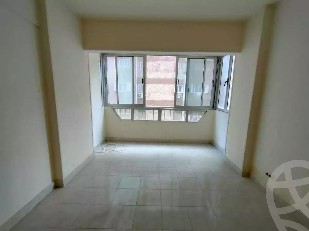 https://aqarmap.com.eg/ar/listing/4303322-for-rent-alexandria-lauran-shr-bw-qyr-tryq-lhry