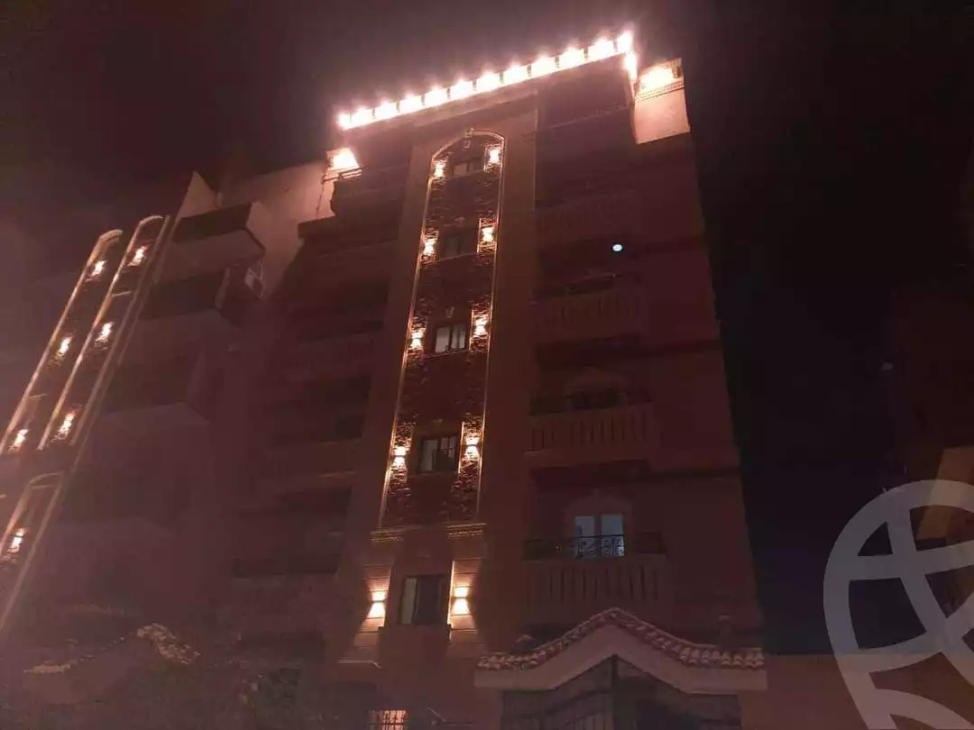 https://aqarmap.com.eg/ar/listing/4313061-for-sale-cairo-6th-of-october-el-ahyaa-neighborhood-4th-school-st