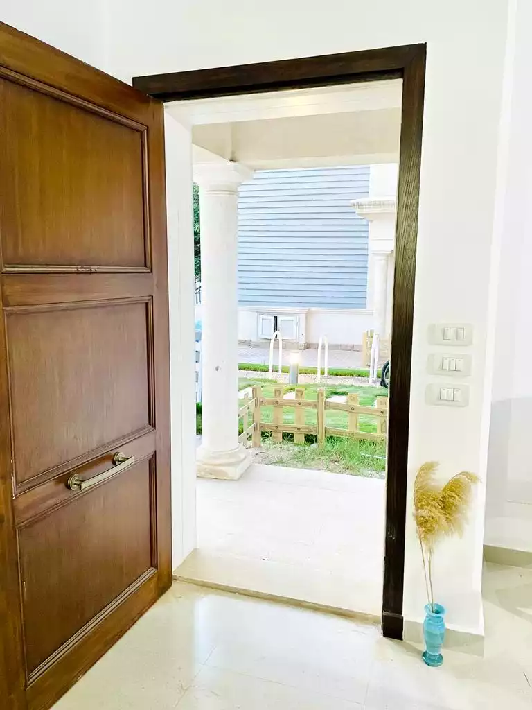 https://aqarmap.com.eg/en/listing/4330962-for-rent-cairo-new-cairo-compounds-mountain-view-executive-residence