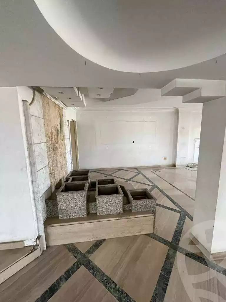 https://aqarmap.com.eg/en/listing/4335855-for-sale-cairo-heliopolis-triumph-square-othman-ibn-affan-st