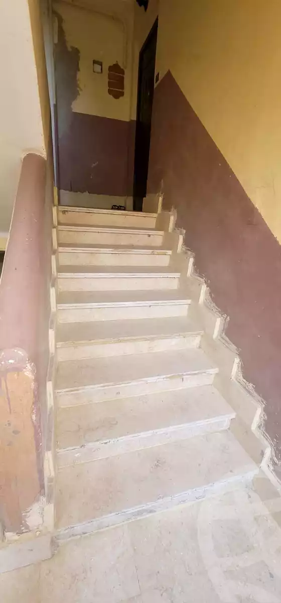 https://aqarmap.com.eg/en/listing/4339214-for-sale-cairo-shoubra-jzyr-bdrn-haret-rod-al-farag