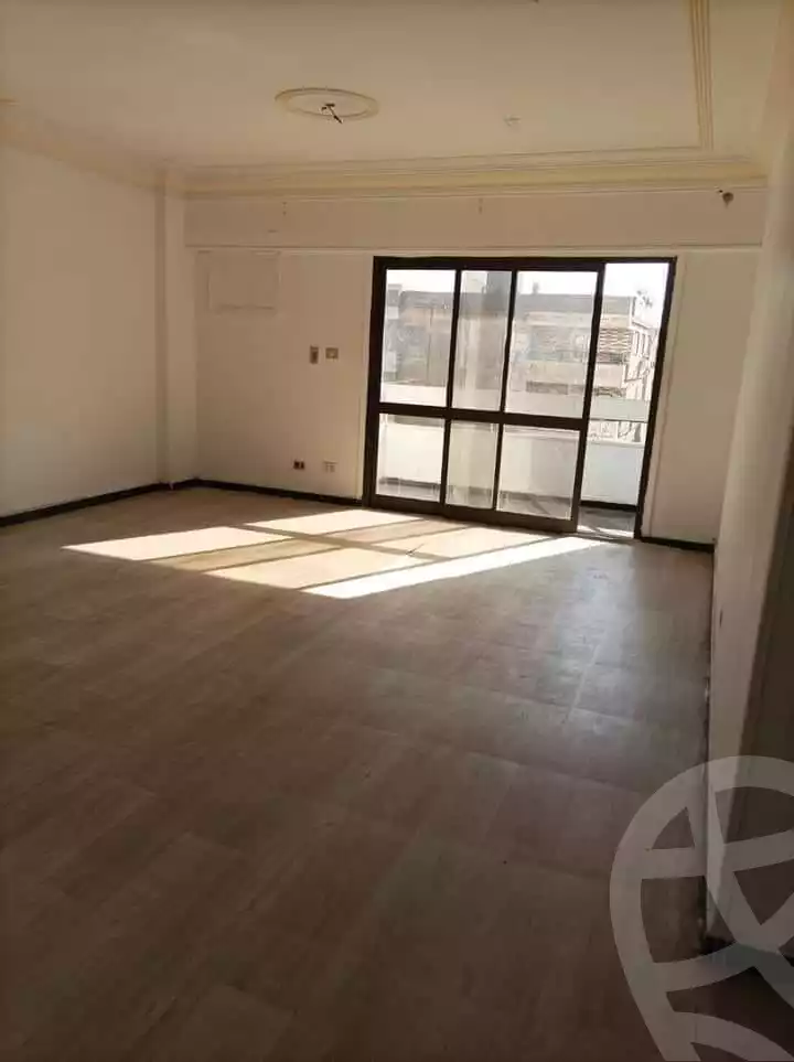 https://aqarmap.com.eg/ar/listing/4346655-for-rent-cairo-mokattam-shareaa-9