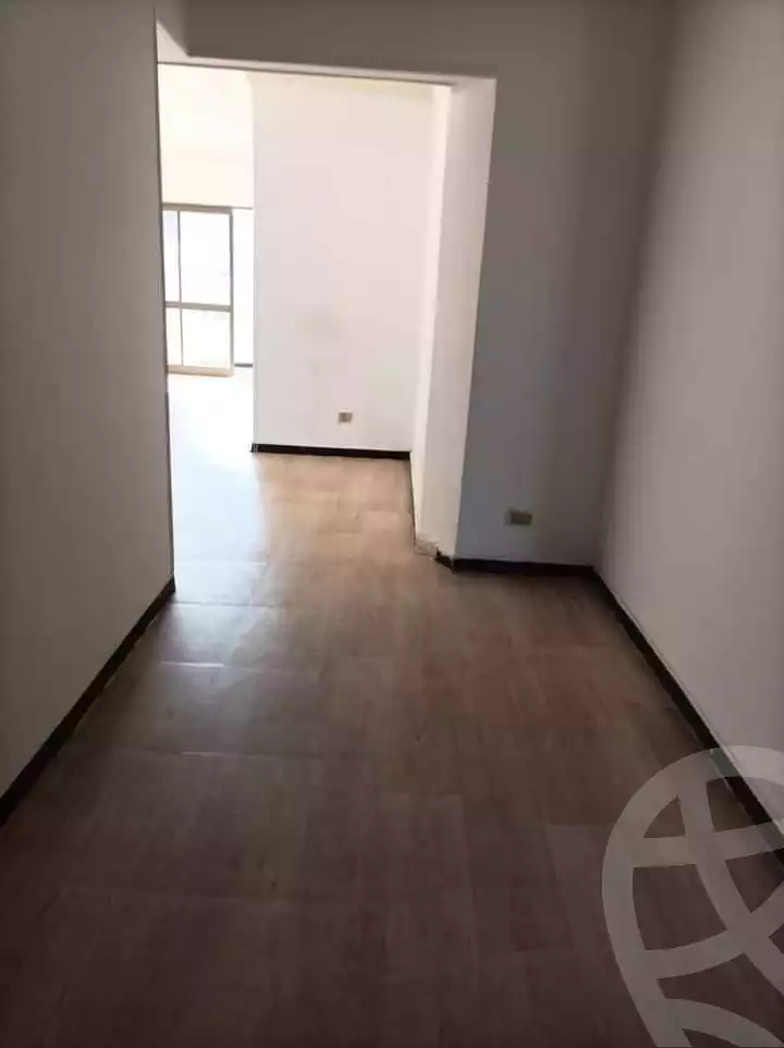 https://aqarmap.com.eg/en/listing/4346658-for-rent-cairo-mokattam-shareaa-9