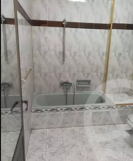 https://aqarmap.com.eg/ar/listing/4352613-for-rent-cairo-mokattam-shareaa-9