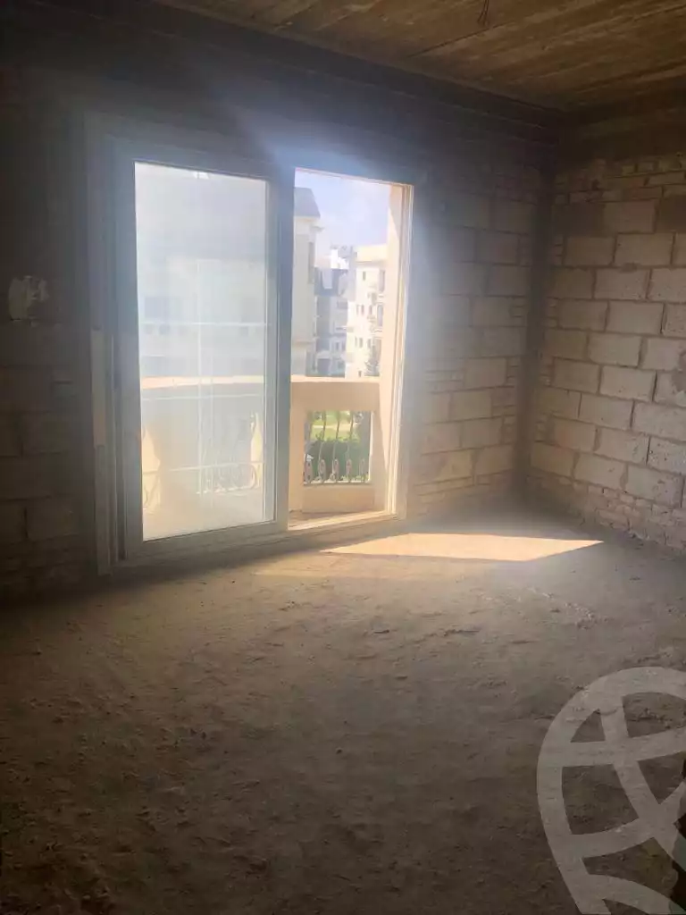 https://aqarmap.com.eg/en/listing/4359161-for-sale-cairo-new-cairo-compounds-mountain-view-hyde-park