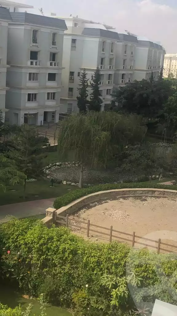 https://aqarmap.com.eg/en/listing/4359161-for-sale-cairo-new-cairo-compounds-mountain-view-hyde-park