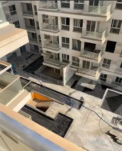 https://aqarmap.com.eg/en/listing/4363967-for-sale-cairo-new-cairo-compounds-mountain-view-hyde-park