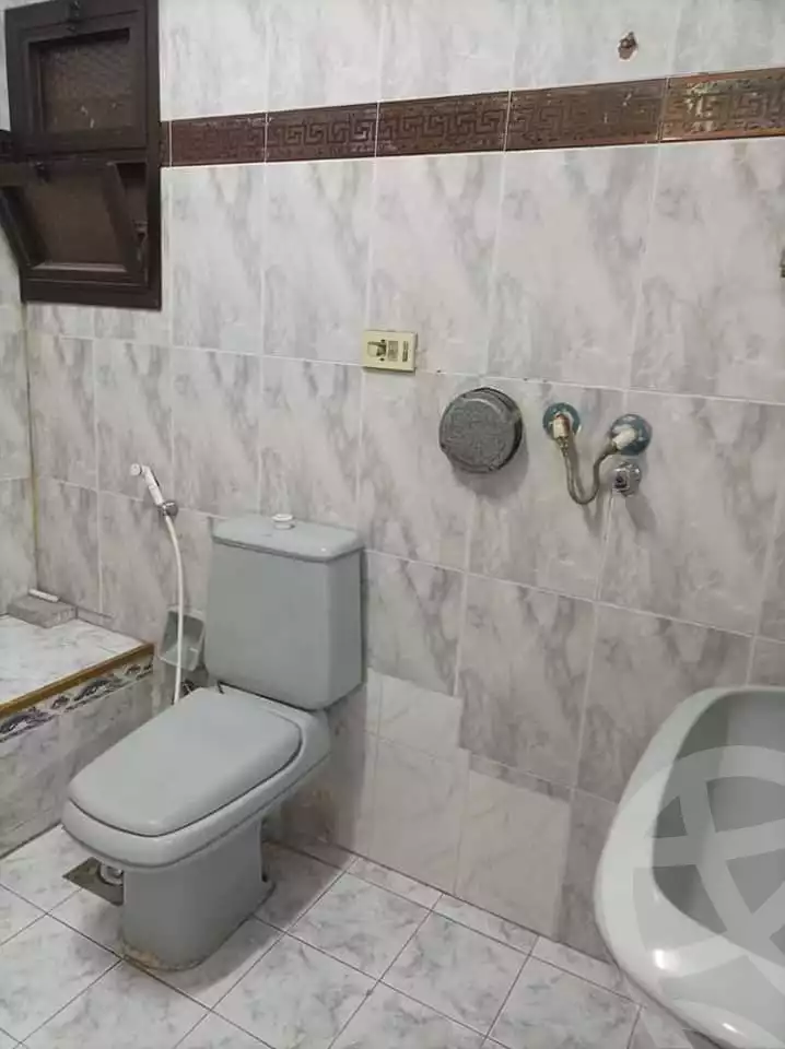 https://aqarmap.com.eg/ar/listing/4366815-for-rent-cairo-mokattam-shareaa-9