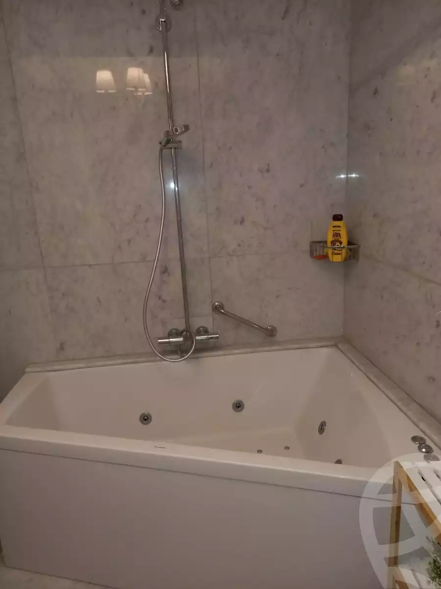 https://aqarmap.com.eg/ar/listing/4372129-for-rent-cairo-new-cairo-compounds-remas