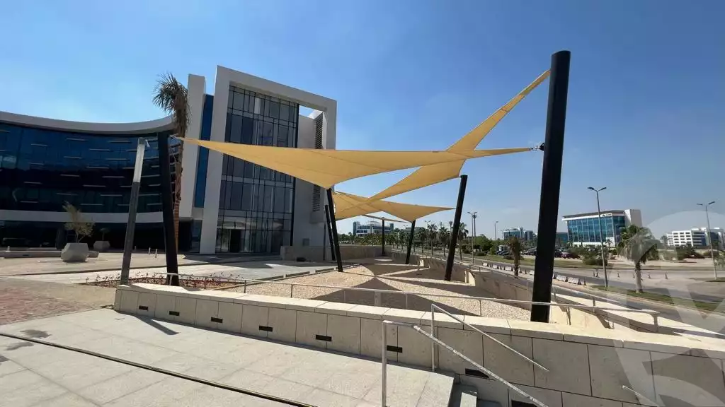 https://aqarmap.com.eg/en/listing/4376573-for-rent-cairo-alex-cairo-desert-road-smart-village-y-r-sy-byzns-brk-sfrykw-llstthmr-l-qry