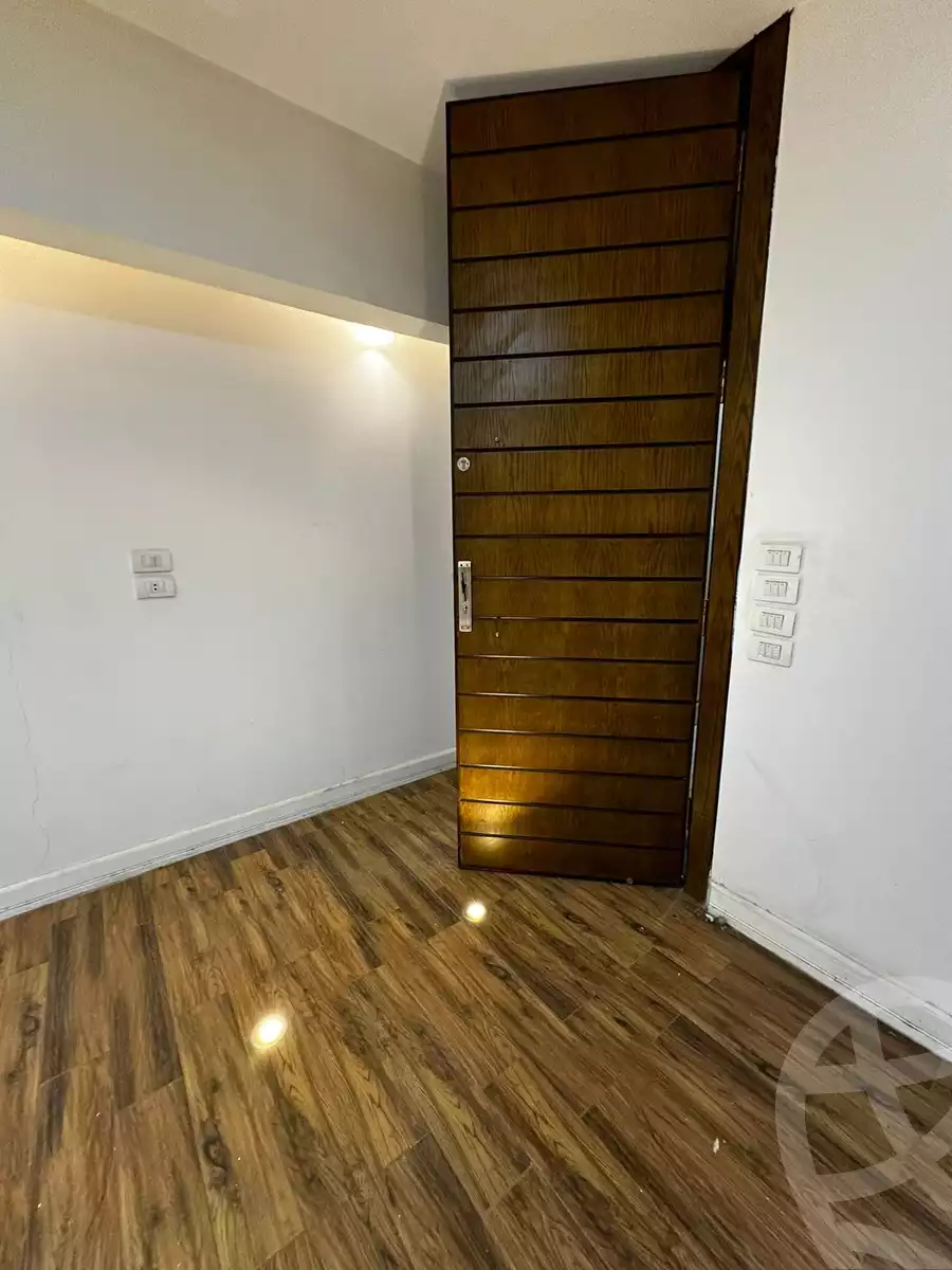 https://aqarmap.com.eg/ar/listing/4515920-for-rent-cairo-mokattam-lhdb-l-ly-shr-krym-bnwn