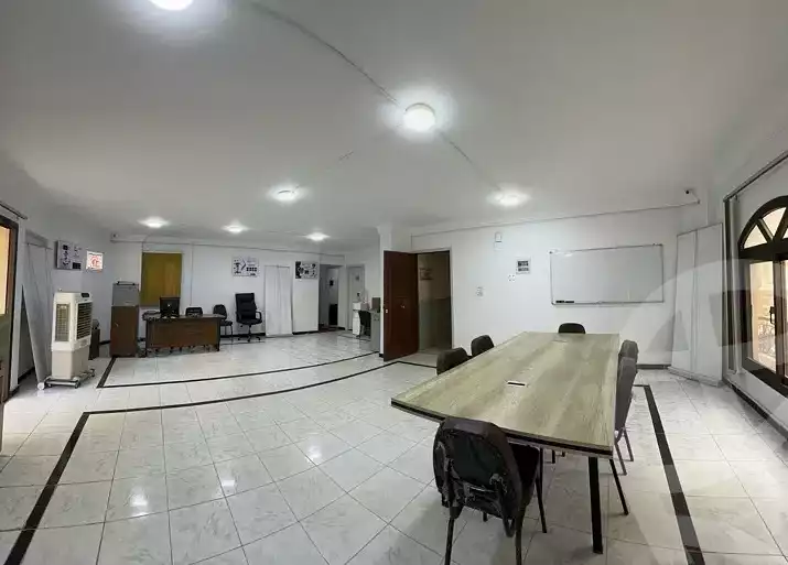 https://aqarmap.com.eg/ar/listing/4569295-for-rent-cairo-mokattam-shareaa-9