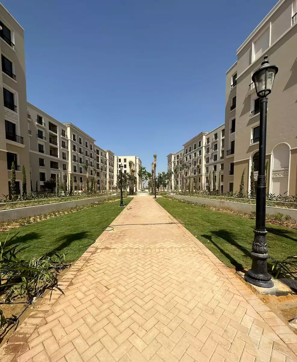 https://aqarmap.com.eg/ar/listing/4622253-for-sale-cairo-el-sheikh-zayed-city-compounds-kmbwnd-fyldj-wyst-dr-llttwyr