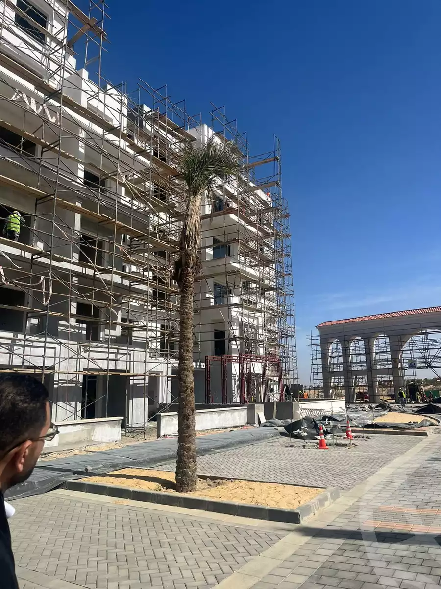 https://aqarmap.com.eg/ar/listing/4631510-for-sale-cairo-el-sheikh-zayed-city-compounds-kmbwnd-fyldj-wyst-dr-llttwyr