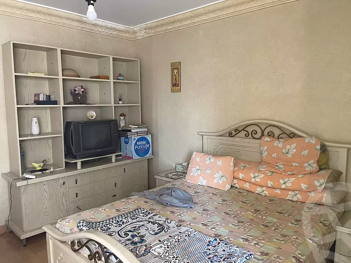شقه فخمه من المالك جاهزه للسكن للبيع في عمارات العبور . عقارماب