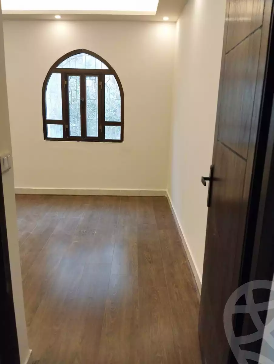 https://aqarmap.com.eg/en/listing/4713965-for-sale-cairo-new-cairo-lrhb-city-phase-5-talaat-mostafa-st