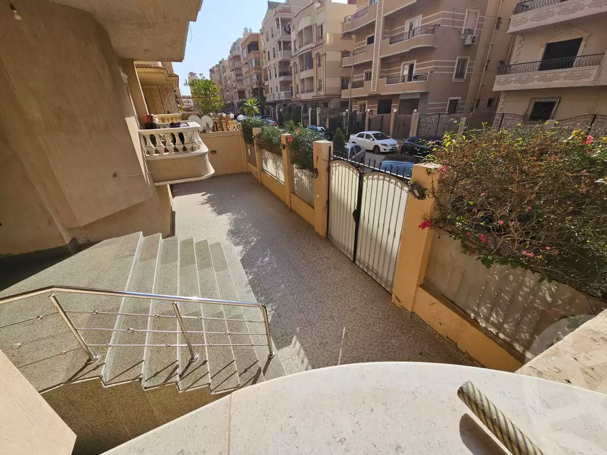 https://aqarmap.com.eg/en/listing/4740137-for-sale-cairo-new-cairo-compounds-el-mostashareen-compound