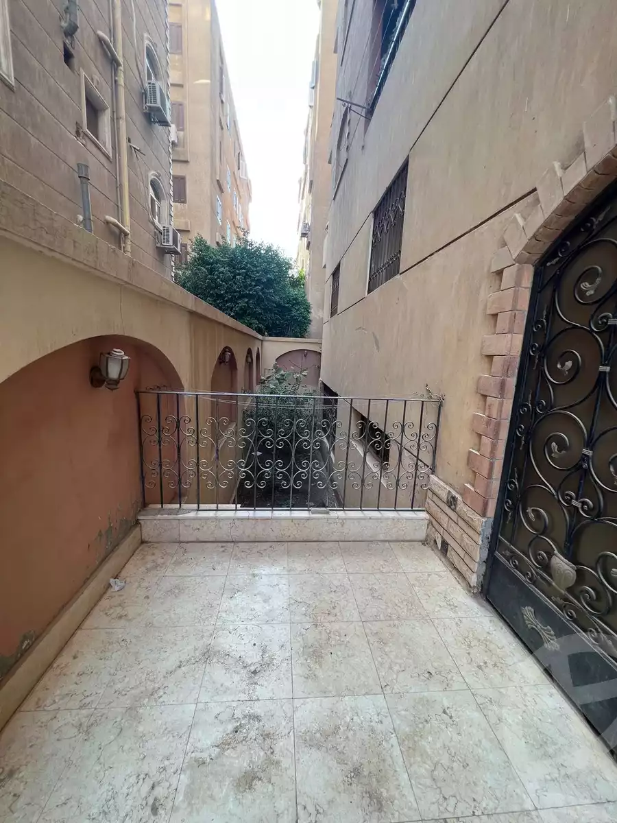 https://aqarmap.com.eg/en/listing/4740824-for-sale-cairo-6th-of-october-el-ahyaa-neighborhood-5th-street-47