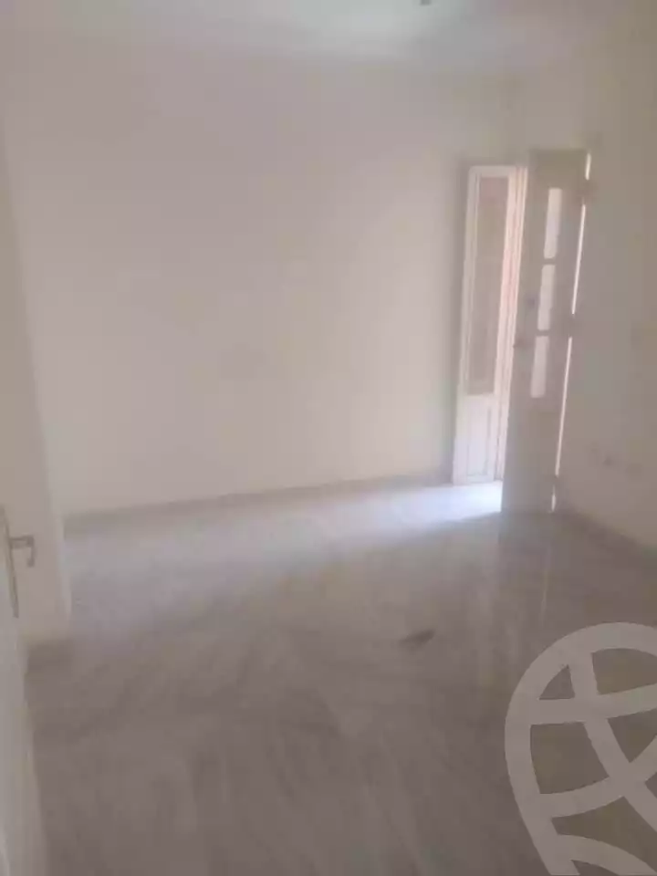 https://aqarmap.com.eg/en/listing/4745471-for-rent-cairo-mokattam-hay-el-ashgar