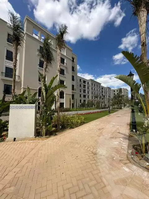 https://aqarmap.com.eg/ar/listing/4750525-for-sale-cairo-el-sheikh-zayed-city-compounds-kmbwnd-fyldj-wyst-dr-llttwyr