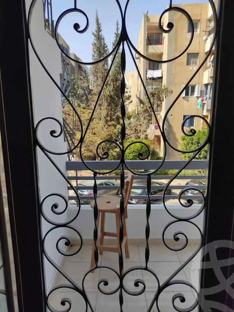 https://aqarmap.com.eg/en/listing/4755371-for-sale-cairo-el-sheikh-zayed-city-el-hay-elawel-street-17