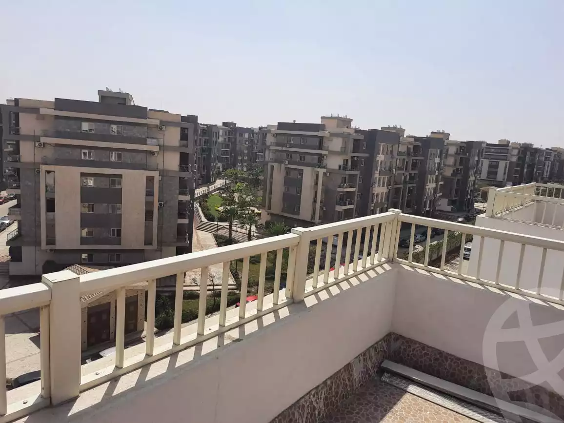 https://aqarmap.com.eg/en/listing/4770130-for-sale-cairo-new-cairo-compounds-jyd