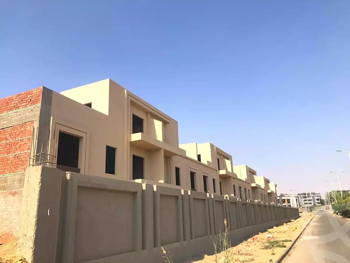 https://aqarmap.com.eg/en/listing/4803995-for-sale-cairo-el-shorouk-compounds