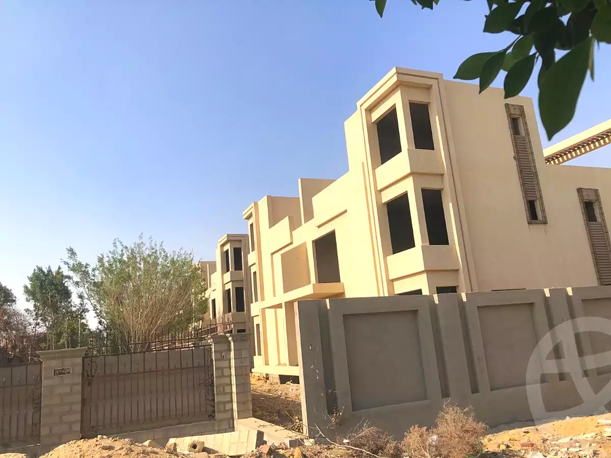 https://aqarmap.com.eg/en/listing/4803995-for-sale-cairo-el-shorouk-compounds