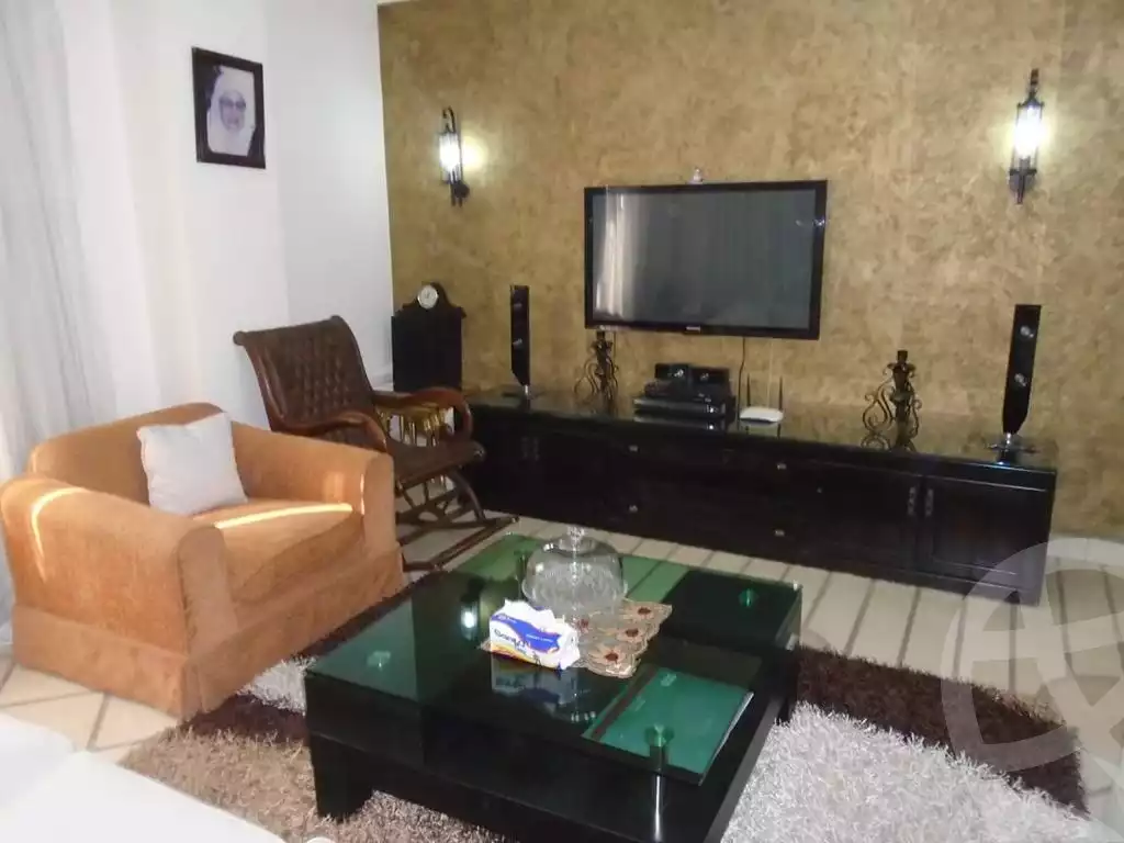 https://aqarmap.com.eg/ar/listing/4824436-for-rent-cairo-new-cairo-first-settlement-neighbourhood-5-el-shaheed-islam-raafat-st