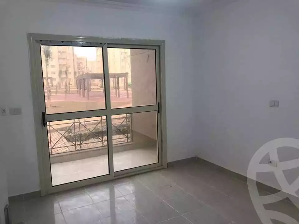 https://aqarmap.com.eg/en/listing/4844684-for-sale-cairo-al-oubour-tryq-msr-sm-yly-lshrwy-moon-city