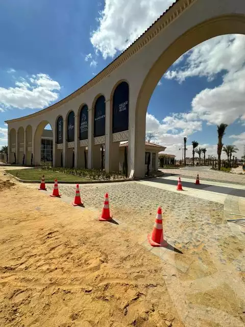 https://aqarmap.com.eg/ar/listing/5507480-for-sale-cairo-el-sheikh-zayed-city-compounds-kmbwnd-fyldj-wyst-dr-llttwyr