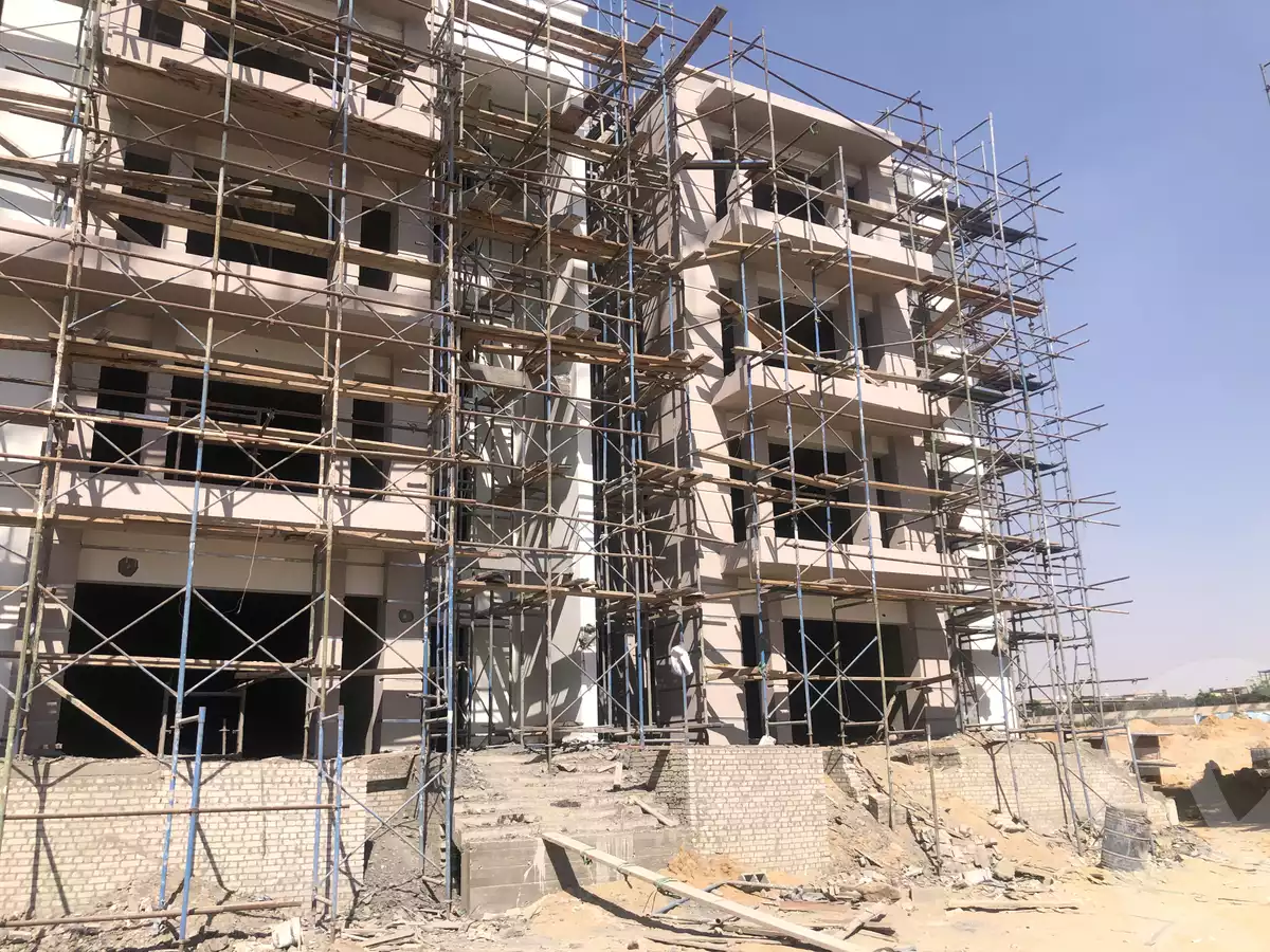 https://aqarmap.com.eg/ar/listing/4932585-for-sale-cairo-new-cairo-compounds-kmbwnd-lfwntyn-rkw