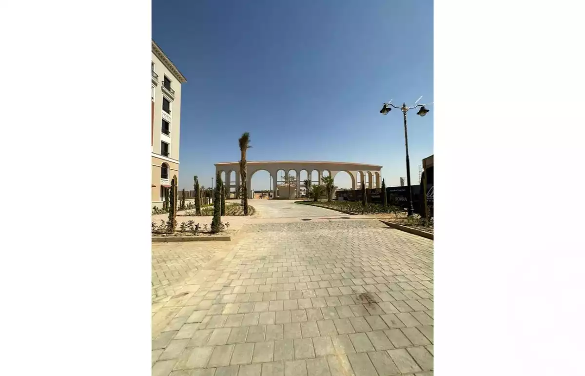 https://aqarmap.com.eg/ar/listing/4988220-for-sale-cairo-el-sheikh-zayed-city-compounds-kmbwnd-fyldj-wyst-dr-llttwyr