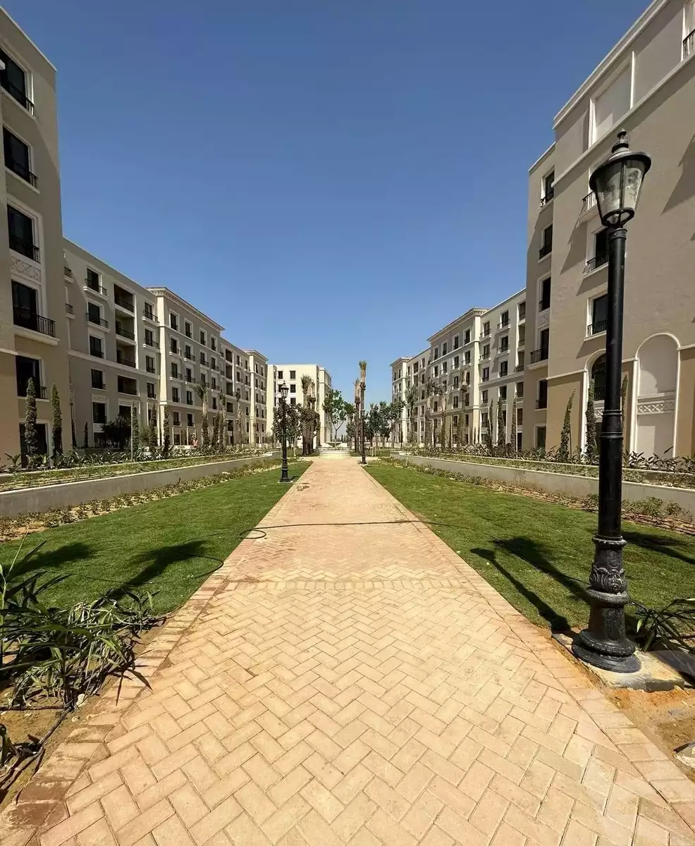 https://aqarmap.com.eg/en/listing/5031594-for-sale-cairo-el-sheikh-zayed-city-compounds-kmbwnd-fyldj-wyst-dr-llttwyr