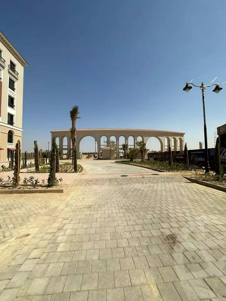 https://aqarmap.com.eg/ar/listing/5031635-for-sale-cairo-el-sheikh-zayed-city-compounds-kmbwnd-fyldj-wyst-dr-llttwyr