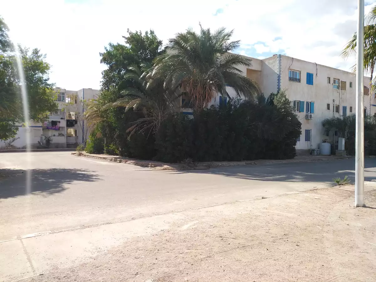 https://aqarmap.com.eg/ar/listing/5041025-for-sale-jnwb-syn-dahb