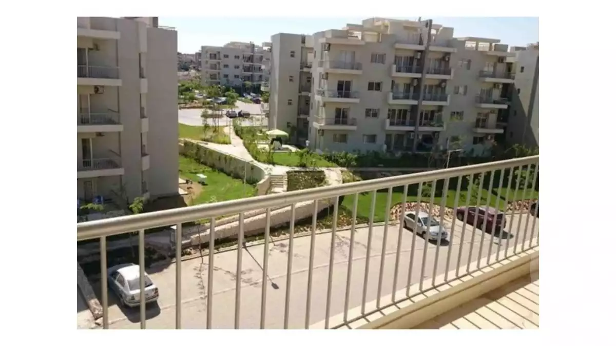 https://aqarmap.com.eg/en/listing/5048830-for-sale-cairo-el-sheikh-zayed-city-compounds-dh-drys